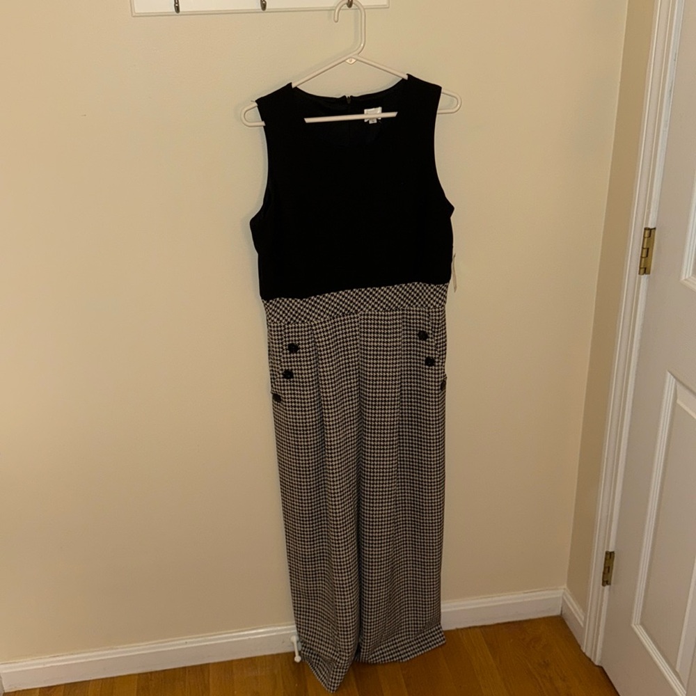 Dress barn jumpsuit  black/houndstooth with buttons